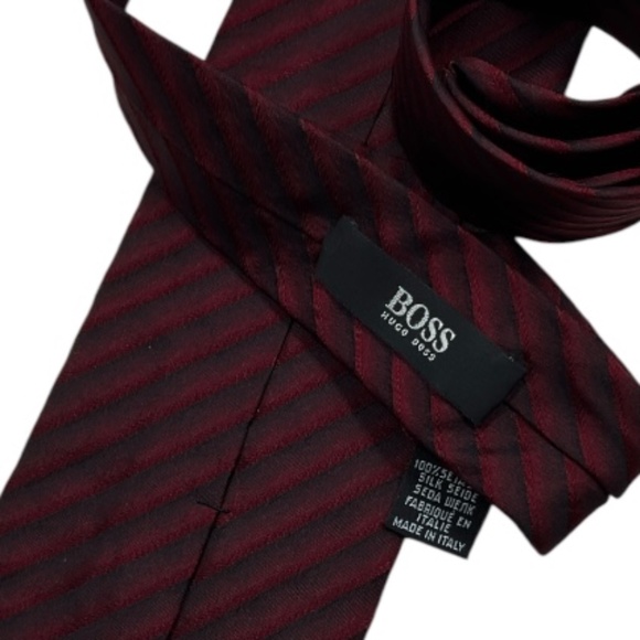 HUGO BOSS Burgundy Striped Silk LUXURY Tie ITALY - Picture 4 of 5